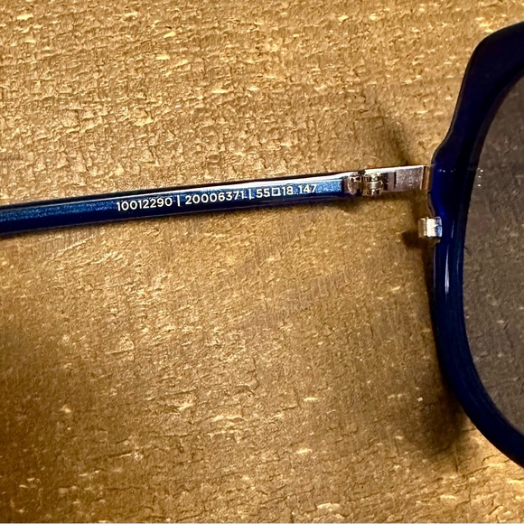 Brand New TOMS Blue “Lottie” Oversized Sunglasses - Picture 4 of 6